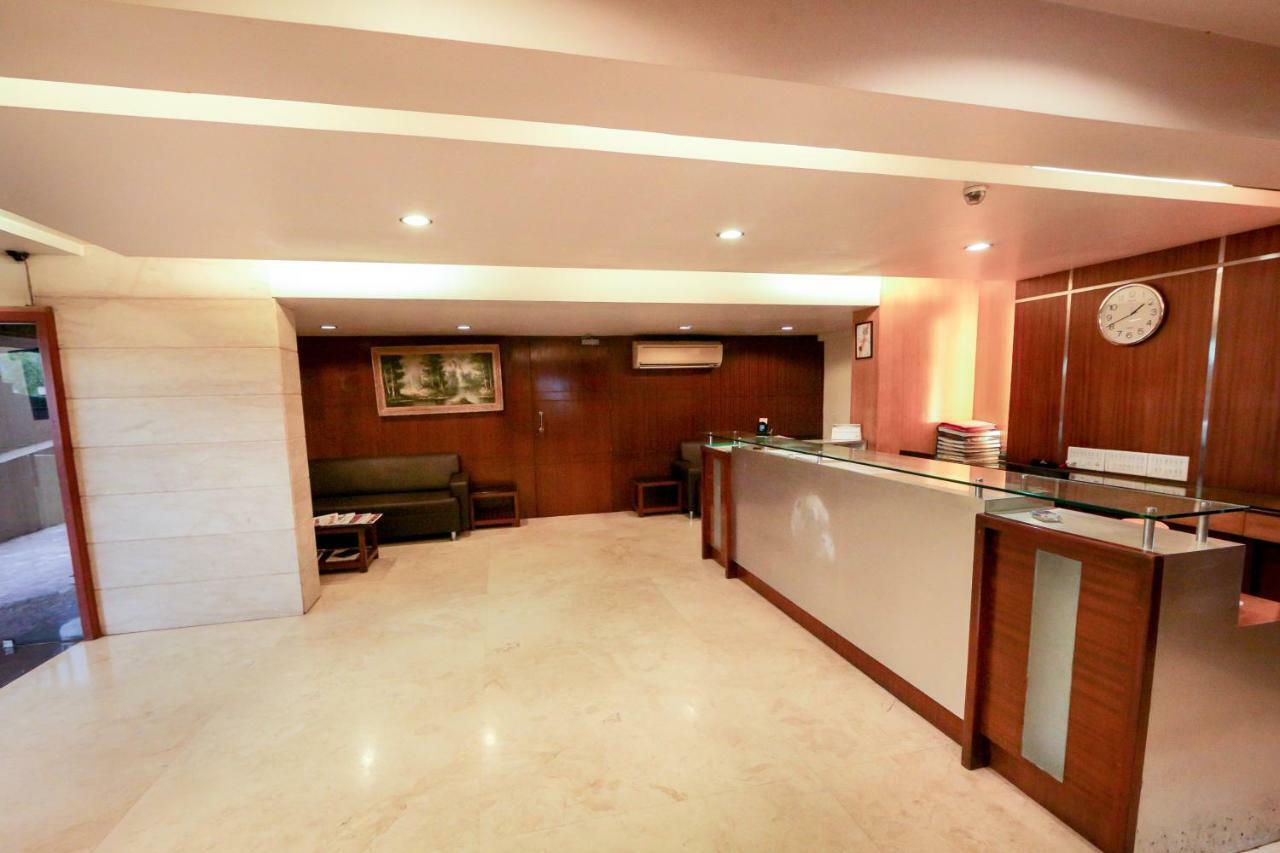 Lucky Hotel Goregaon Bombay Exterior foto