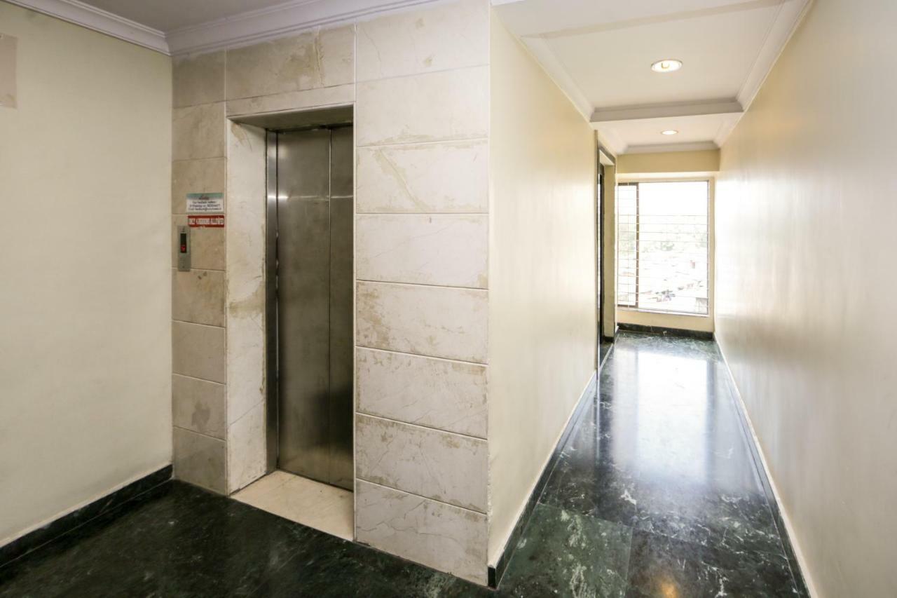 Lucky Hotel Goregaon Bombay Exterior foto