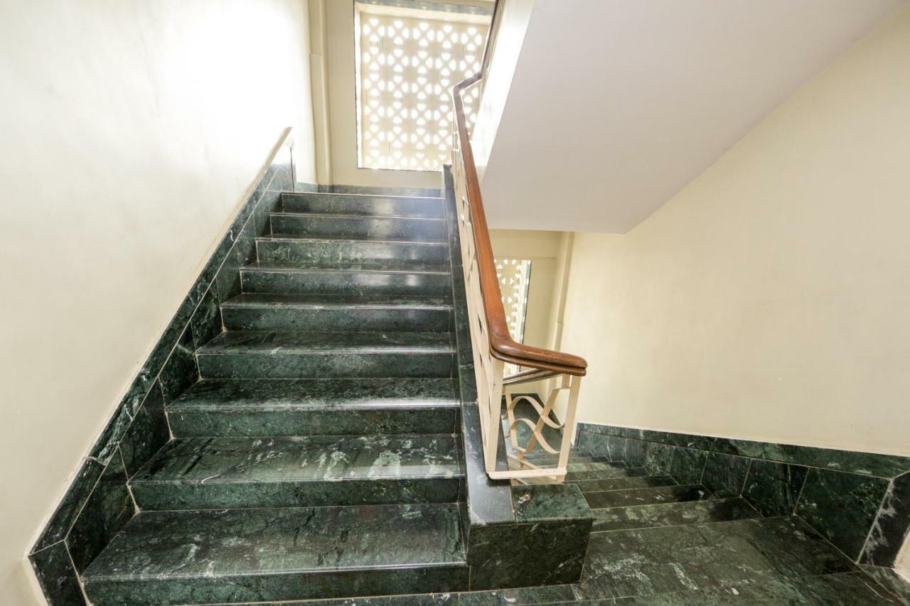 Lucky Hotel Goregaon Bombay Exterior foto