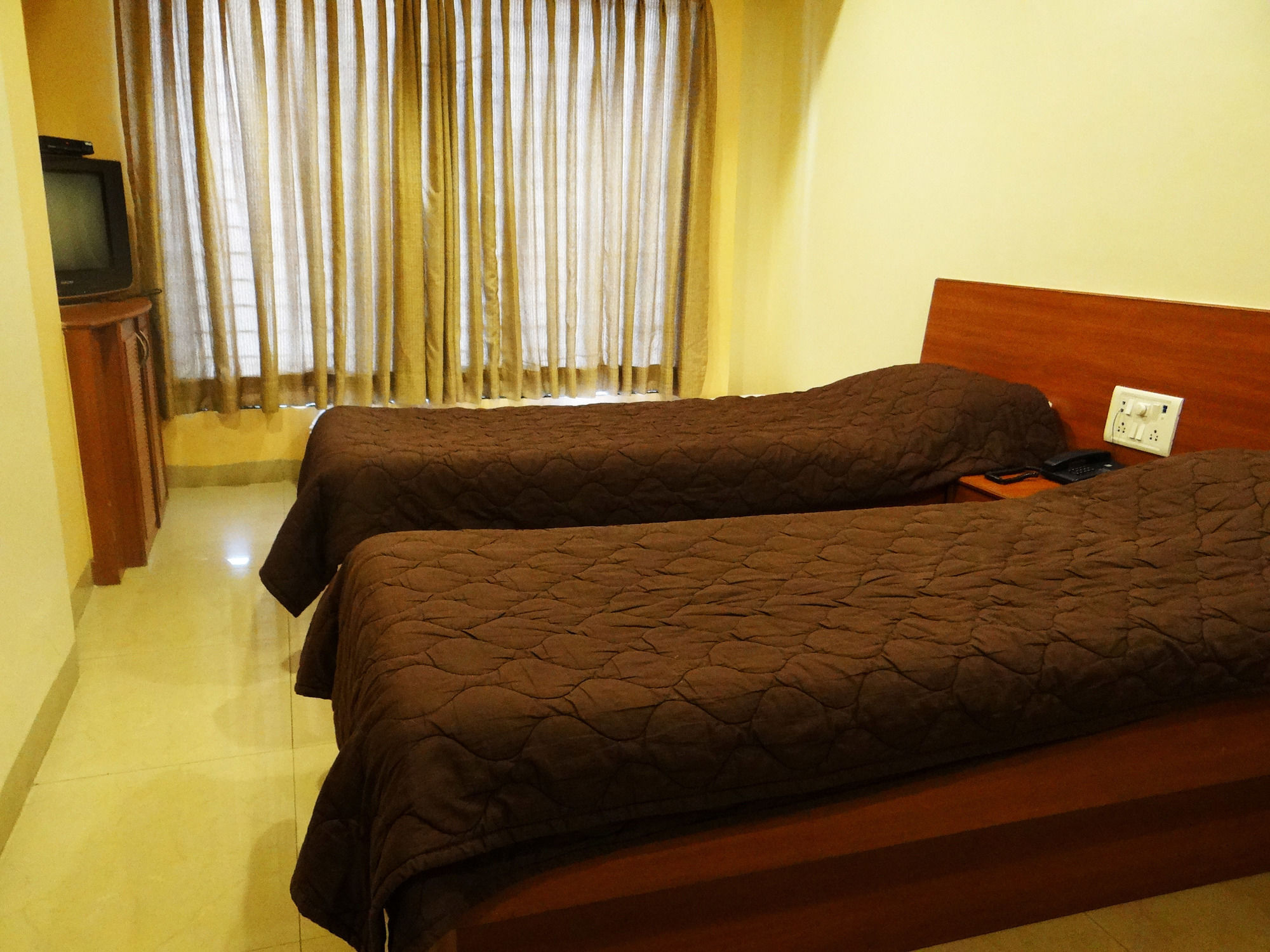 Lucky Hotel Goregaon Bombay Exterior foto
